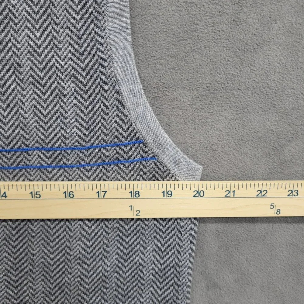 Tommy Bahama Gray Herringbone Sweater‎ Vest Mens Sz M Quarter Zip Casual Preppy
